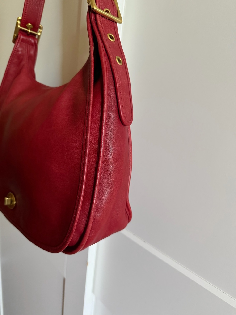 Coach Vintage 9718 Legacy Crescent Red Leather Shoulder Bag - Picture 6 of 9